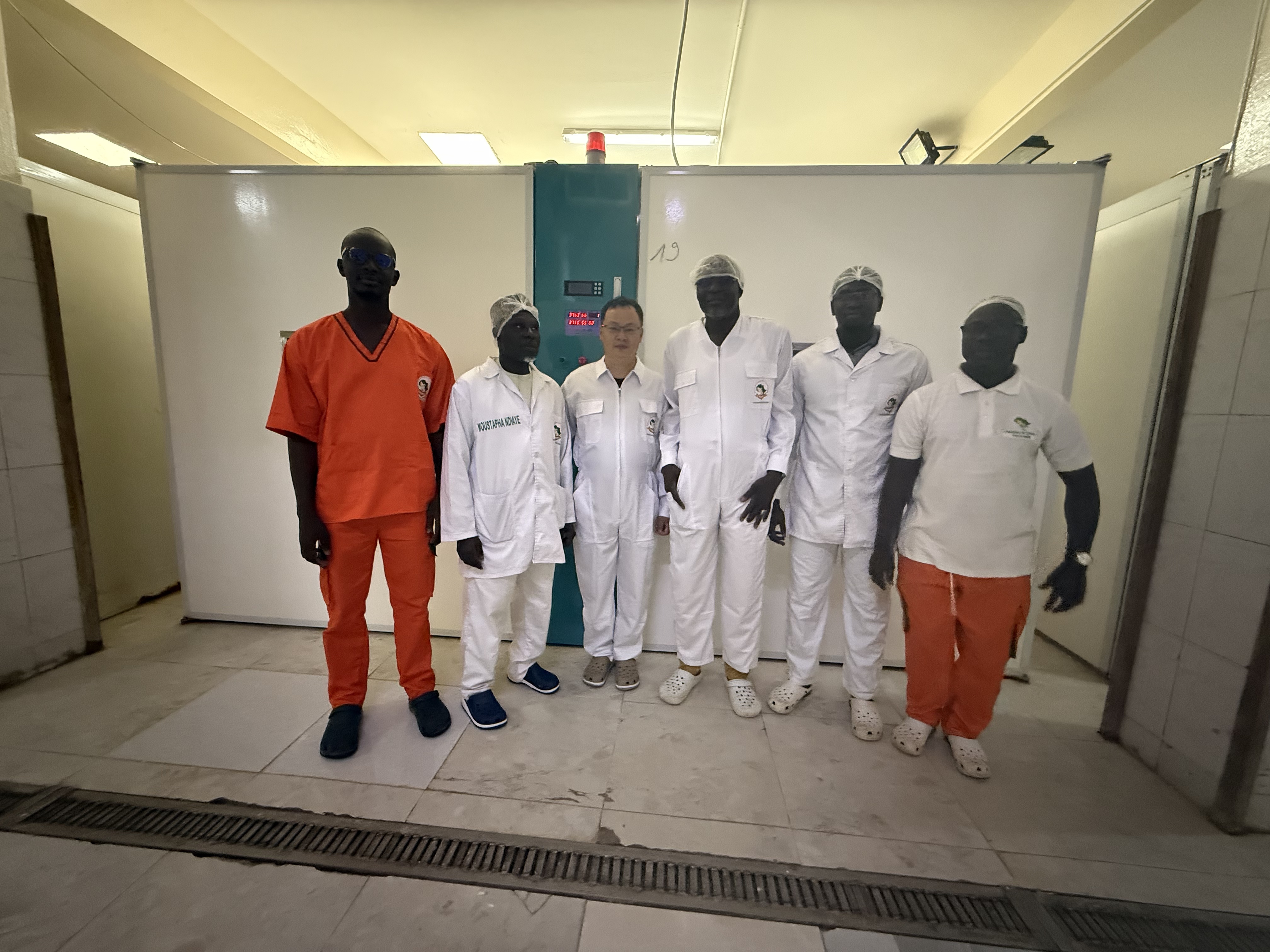 Neueste Unternehmensblogs über Der kostengünstigste Einstufen-Brüter mit 57.600 Eierkapazität für kommerzielle Geflügel-Startups